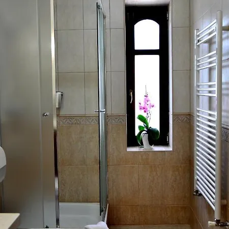 Отель Forster Vadaszkastely Wellness Es Konferencia Szalloda Bugyi