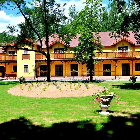 Hotel Forster Vadaszkastely Wellness Es Konferencia Szalloda Bugyi