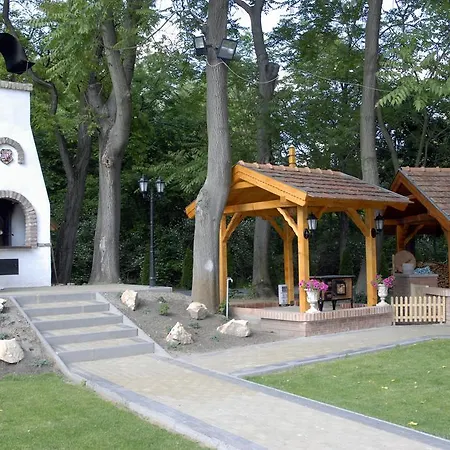 Forster Vadaszkastely Wellness Es Konferencia Szalloda Отель 3*