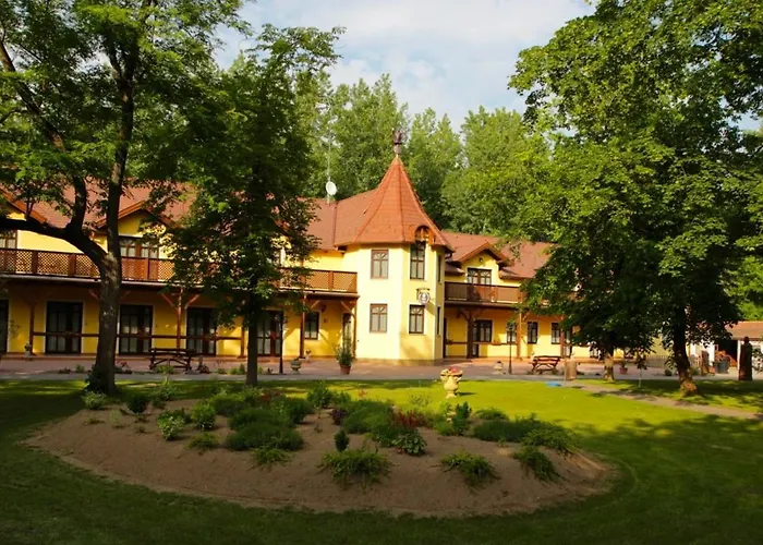 Hotell Forster Vadaszkastely Wellness Es Konferencia Szalloda Bugyi