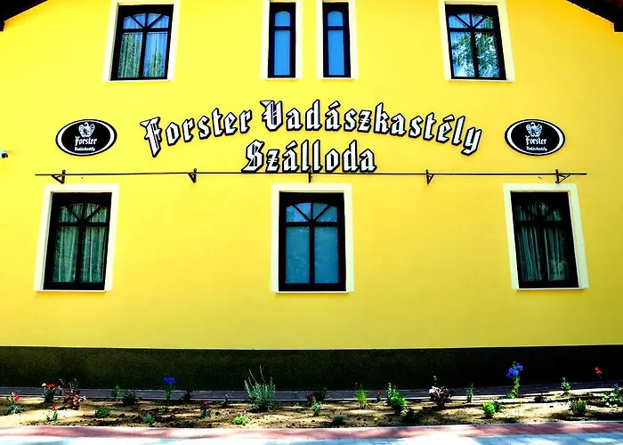 Forster Vadaszkastely Wellness Es Konferencia Szalloda 호텔 Bugyi