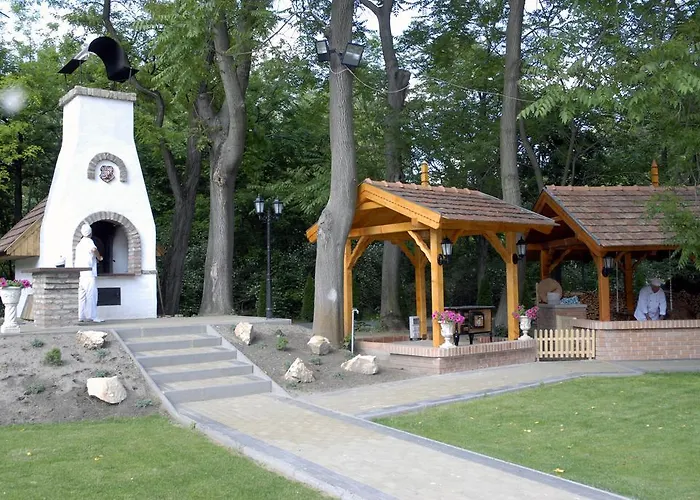 Forster Vadaszkastely Wellness Es Konferencia Szalloda Hotell 3*